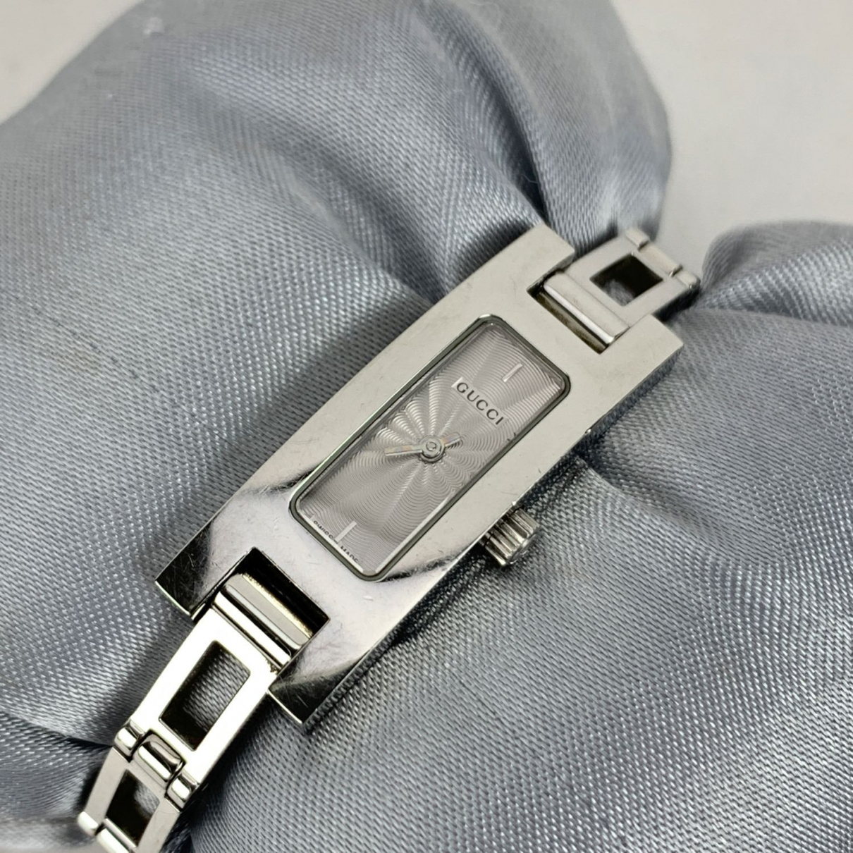Watch Gucci Silver in Steel - 16343699